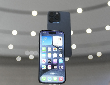 武胜Apple维修站分享买iPhone15还是华为Mate60 